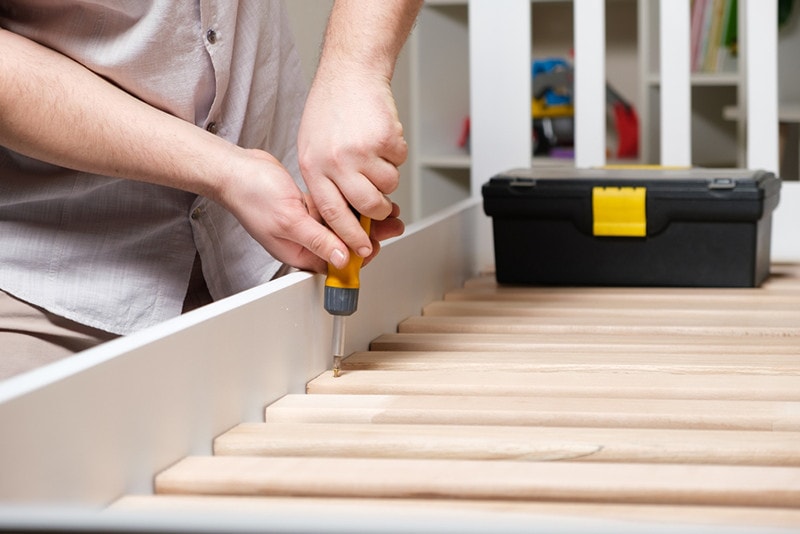 Assembling Bed