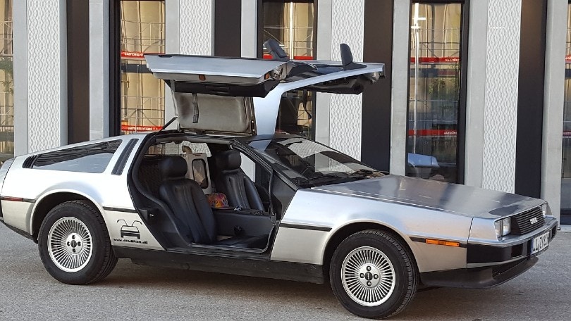car with gullwing doors