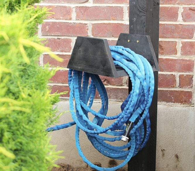 Chunky garden hose holder