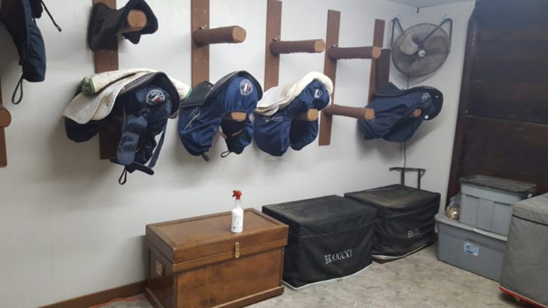 diy multiple saddle stand
