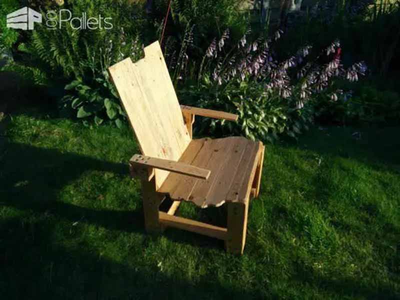 DIY Pallet Chairs