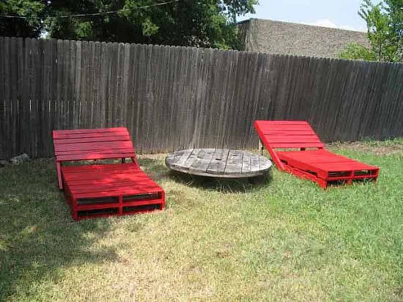DIY Pallet Chairs