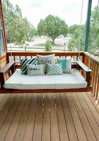 DIY pallet projects porch swing