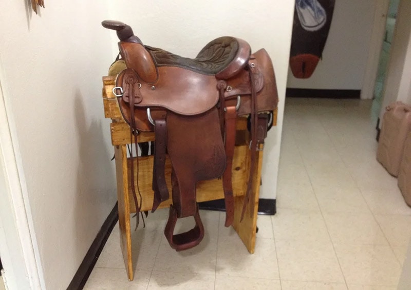 diy wood saddle rack