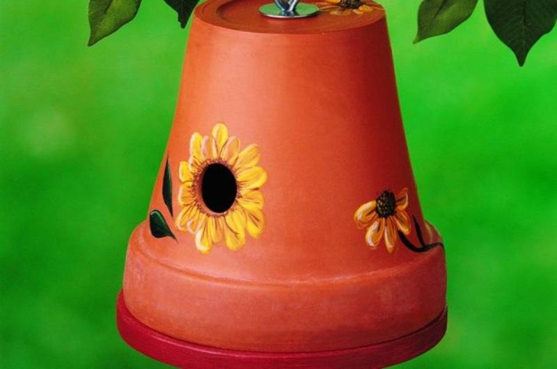 DIY clay pot birdhouse