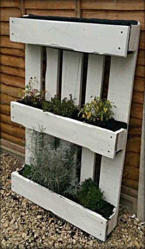 DIY pallet herb garden