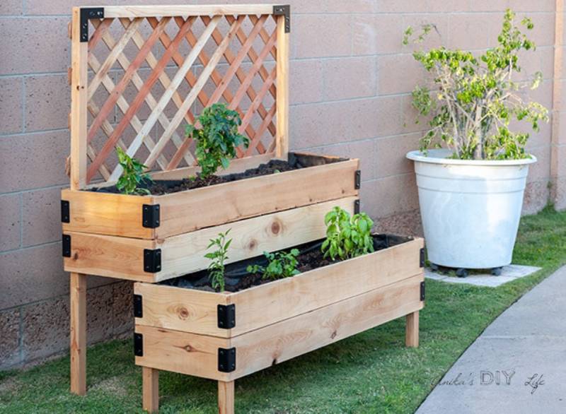 DIY tiered raised garden bed
