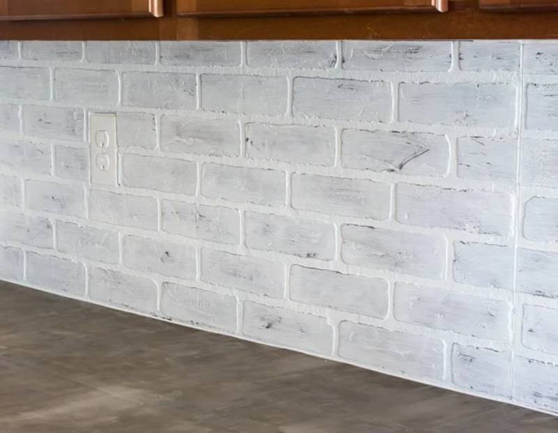 DIY Whitewashed Faux Brick Backsplash
