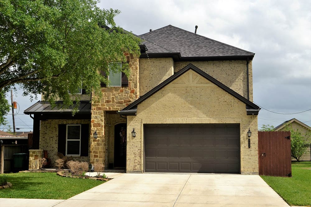 house with garage for two cars