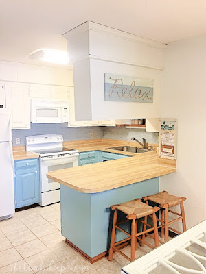 kitchen linen white and blue