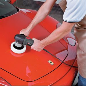 man using PORTER-CABLE 7424XP Polisher