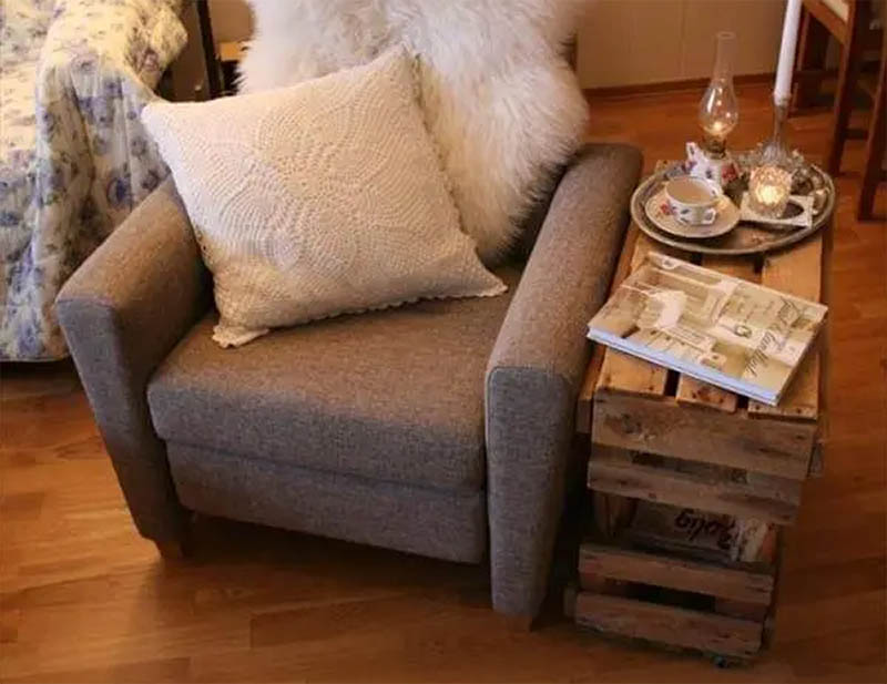 Side Table from 101 Pallets