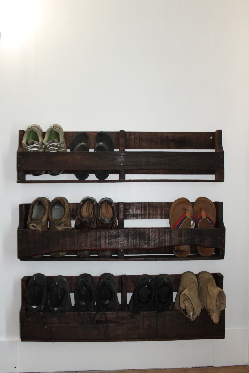 Stained wood pallet DIY shoe rack