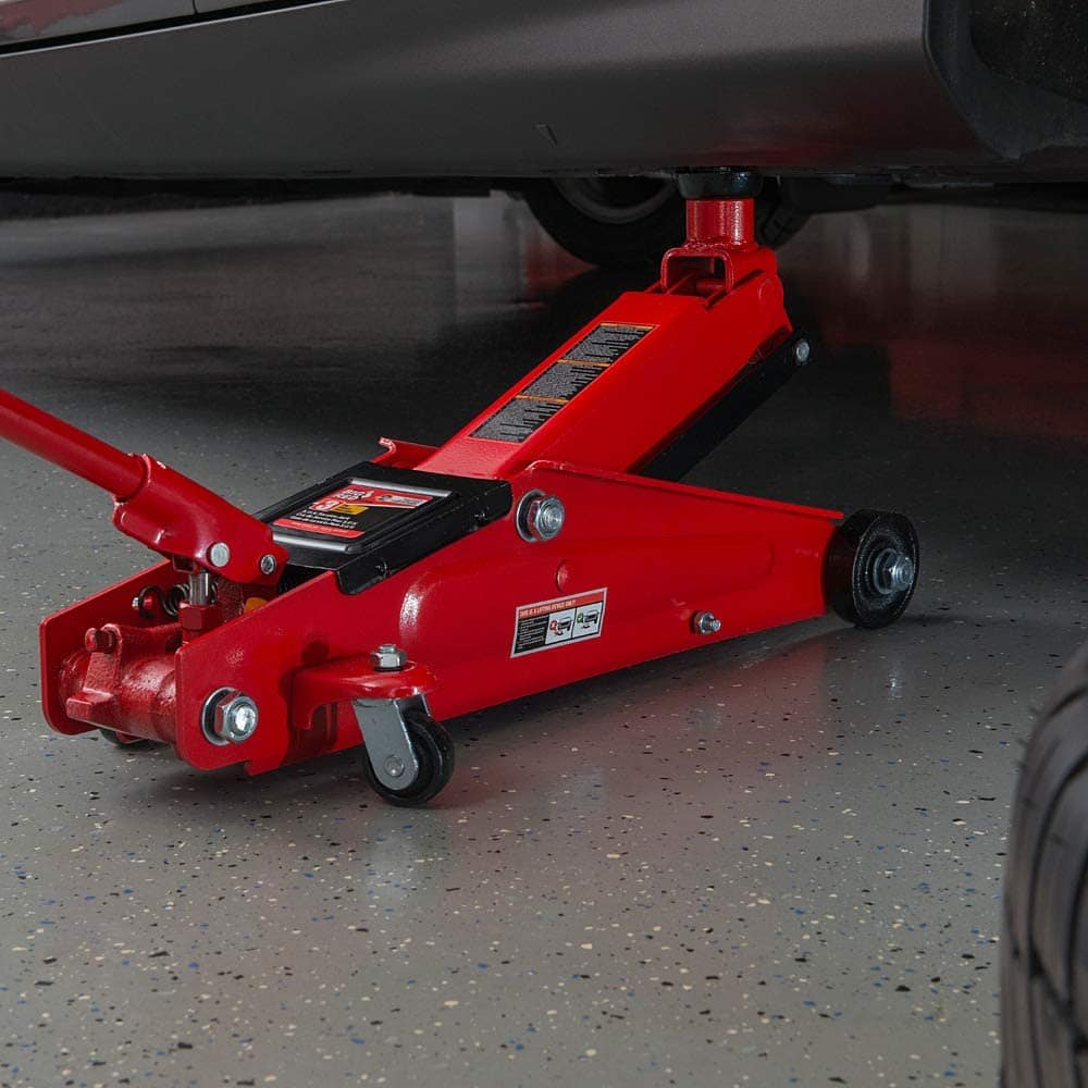 using BIG RED T83006 Torin Hydraulic Floor Jack
