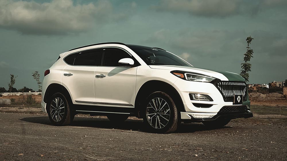 white Hyundai Tucson