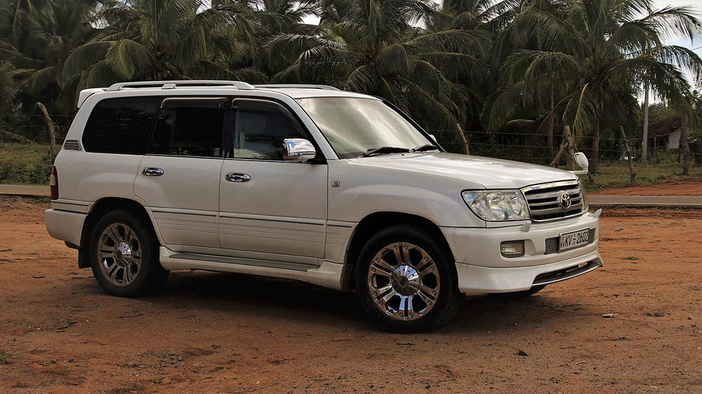 white toyota land cruiser