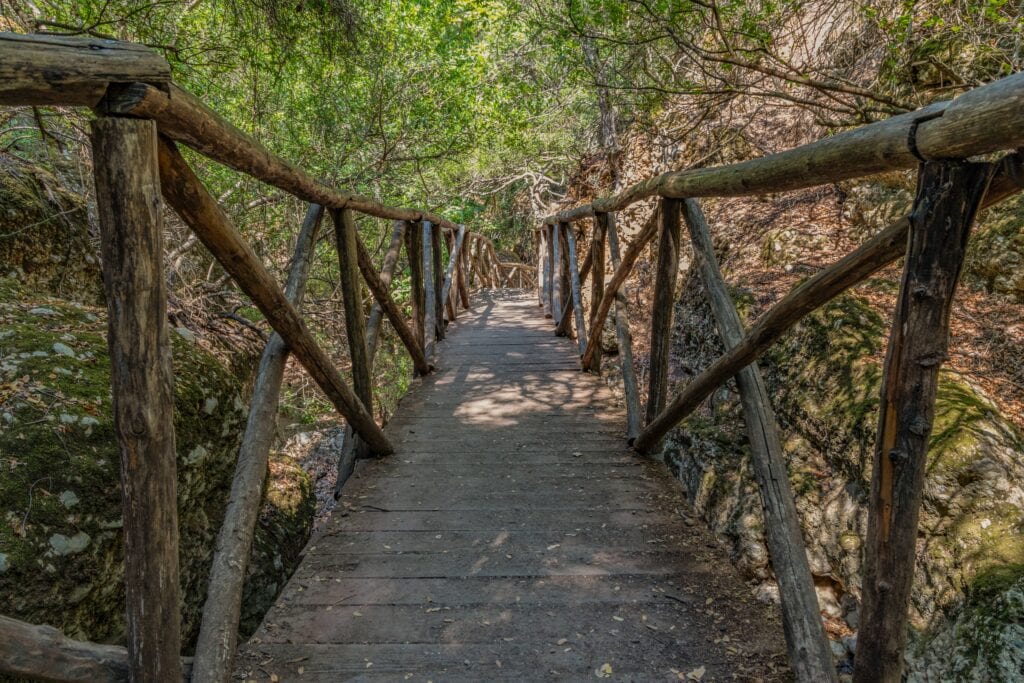 WoodenRailing_jumpstory