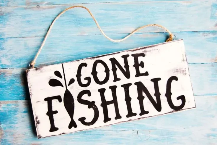 DIY Gone Fishing Sign