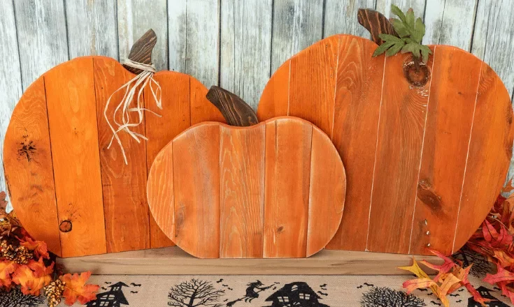 DIY Pallet pumpkins