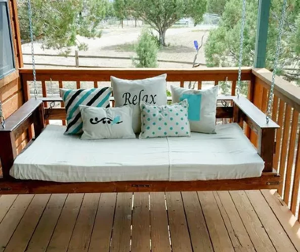 diy pallet swing bed