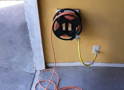 Extension cord reel