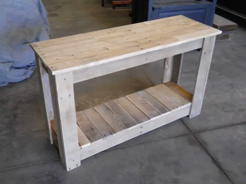Hallway pallet table