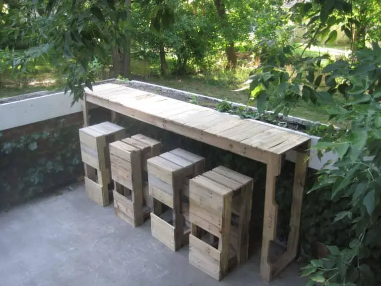 outdoor pallets bar stools