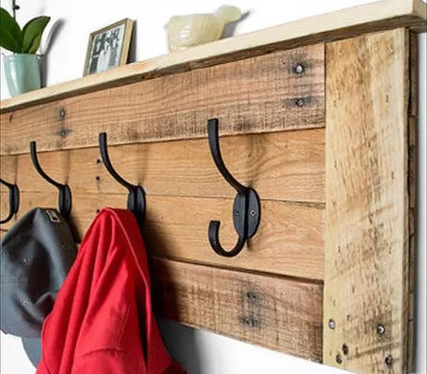 Pallet coat rack