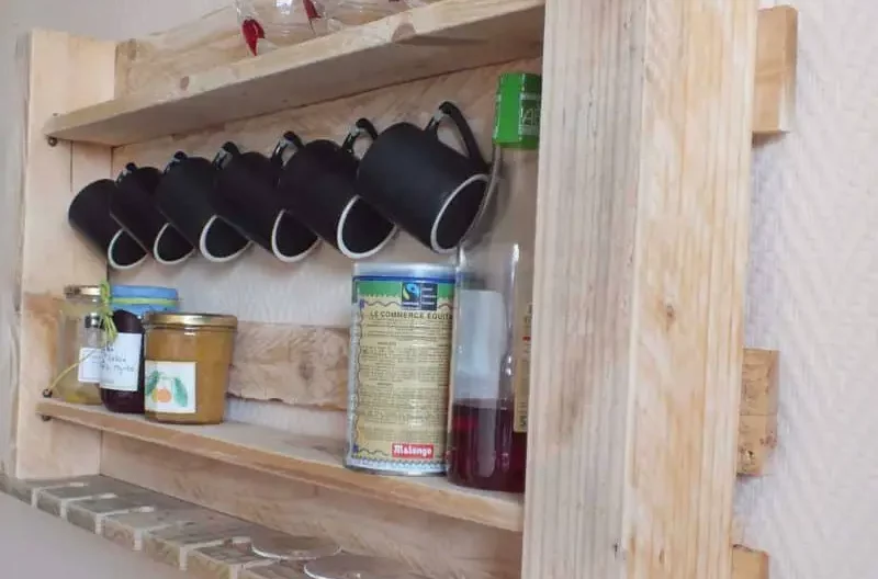 pallet kitchen shelf
