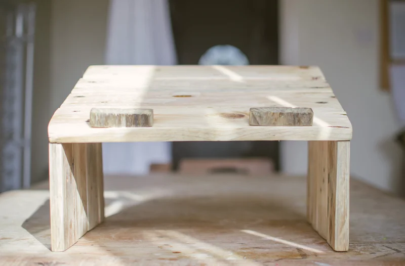 Pallet wood laptop riser